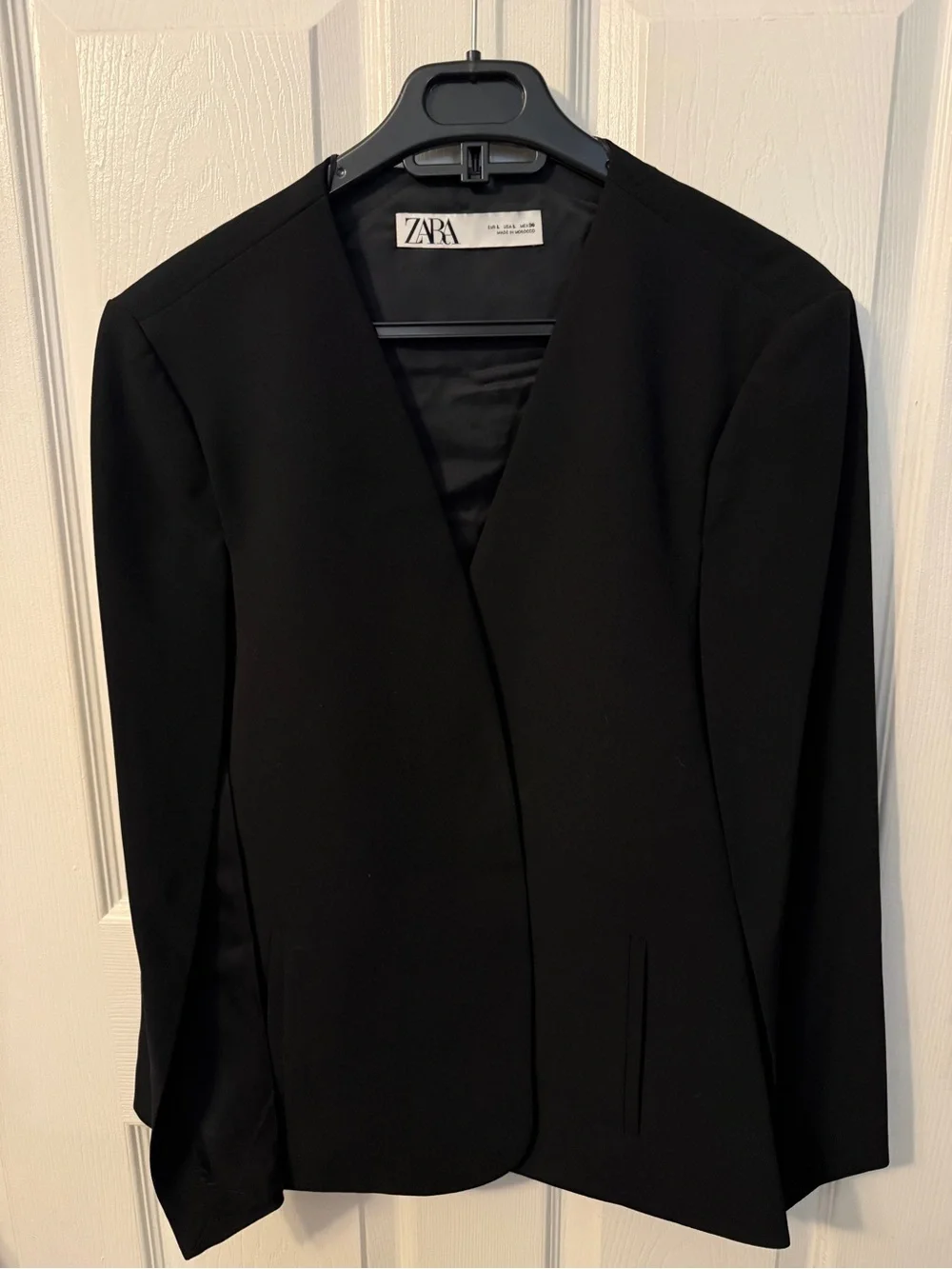 Zara black collarless V-neck blazer with Split Sleeves Cape Details